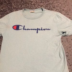 Can’t fit this cool light blue champion shirt